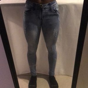 Light blue distressed jeans 🌀skinny jeans 🌀